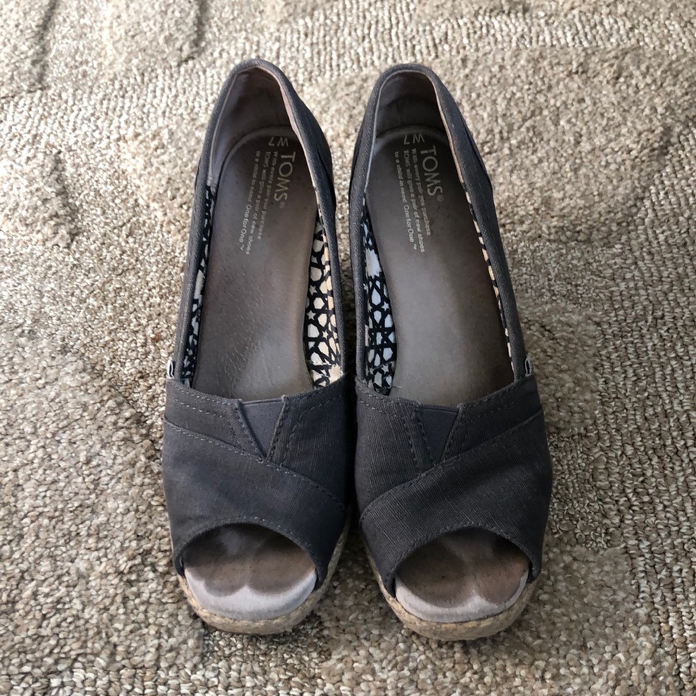 7 Tom's Peep toe wedges